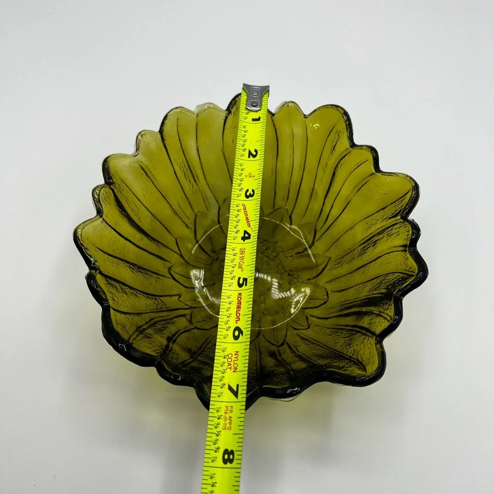 Vintage Indiana Glass Carnival Glass Avocado Green Sunflower/Lily Pons Bowl